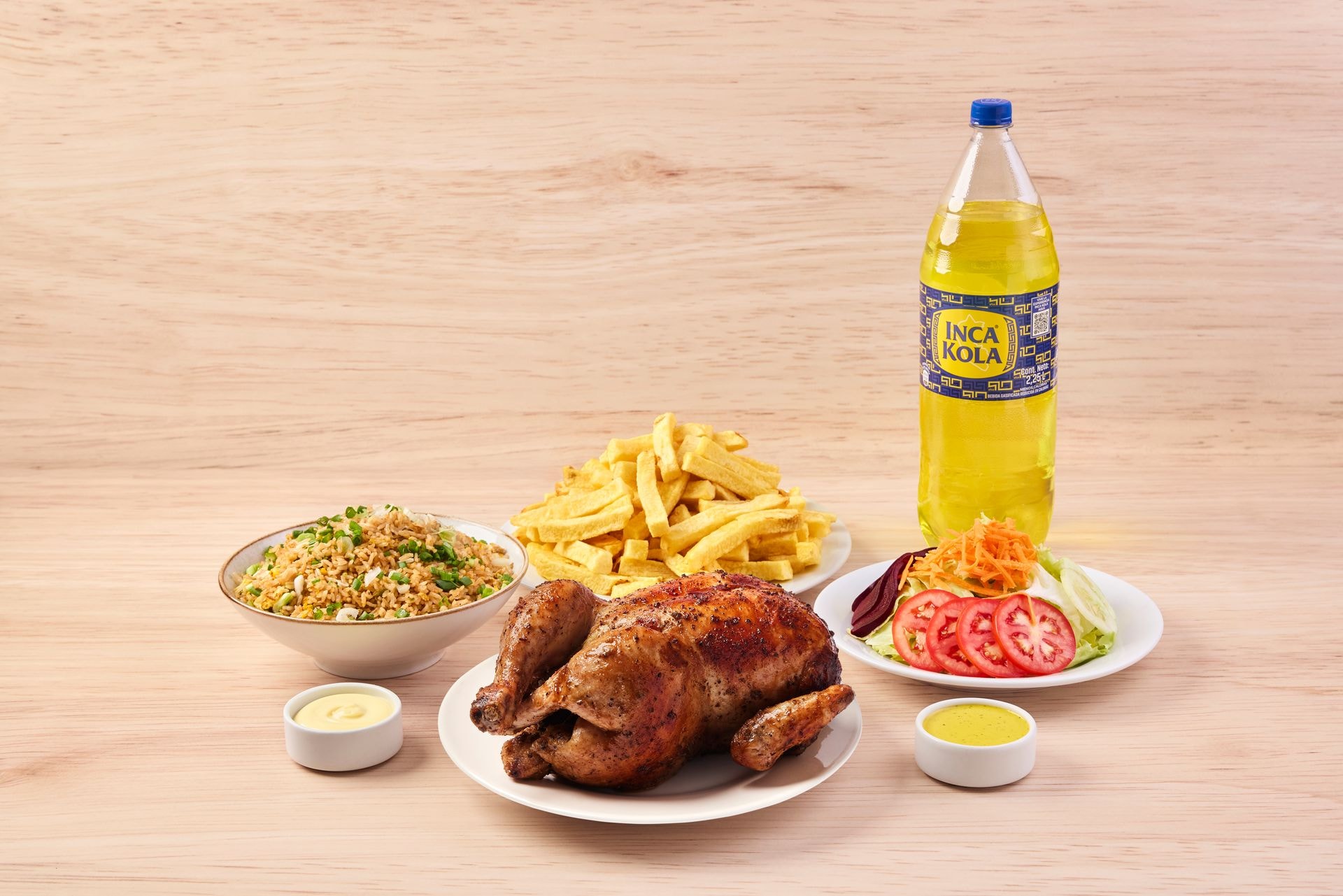 Pollo Norkys + papas + ensalda + gaseosa + chaufa